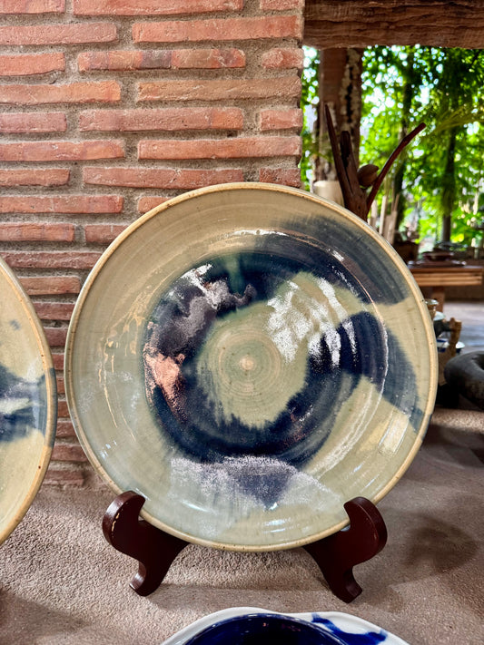 Large Serving Plate (Wheel Thrown)