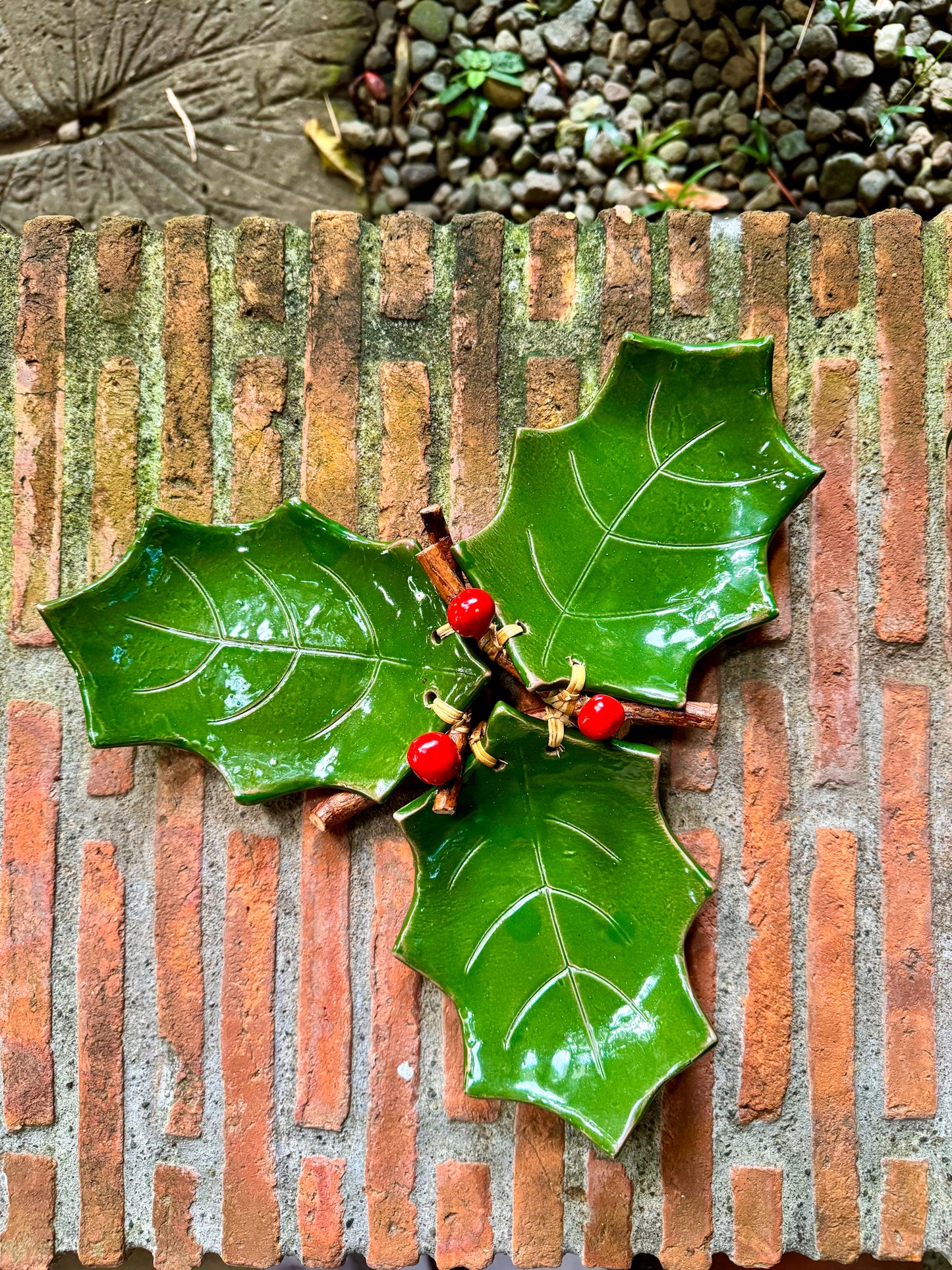 Holly Leaf Plates with Vines (Large)
