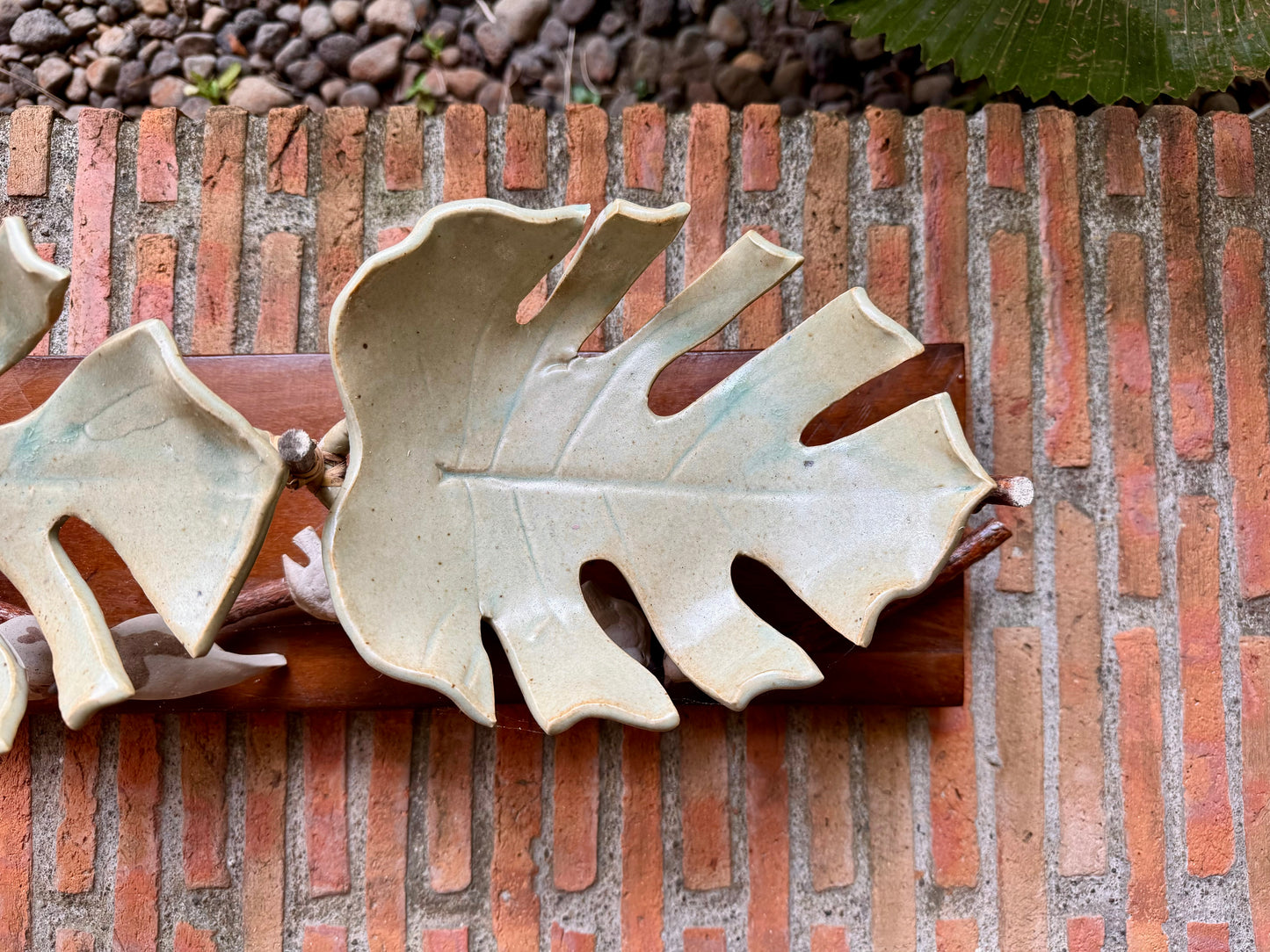 Monstera with Birds on Vines Tabletop (Matte)