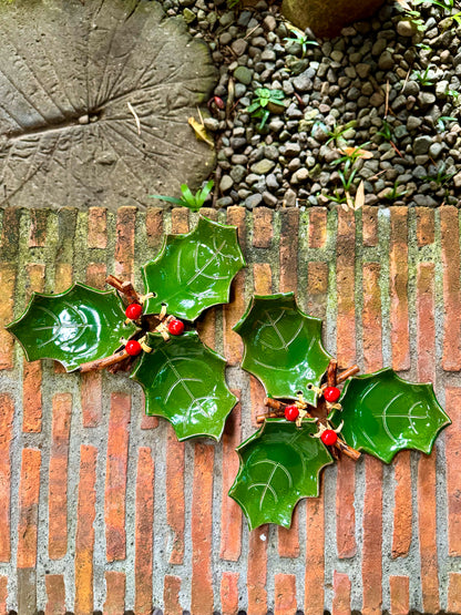 Holly Leaf Plates with Vines (Small)