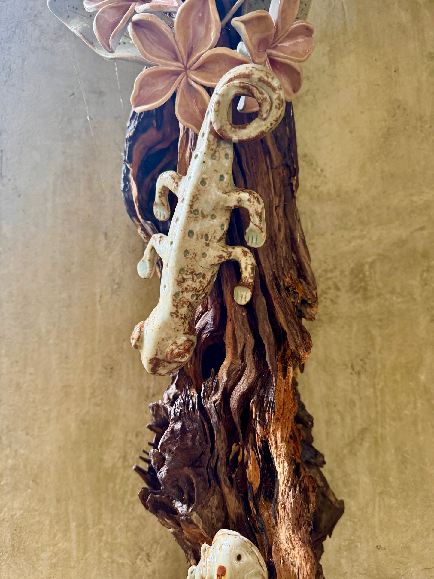 Calachuchi with Tuko Wall Hang / Tabletop