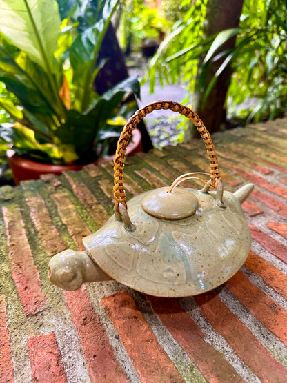 Turtle Teapot with Two Teacups