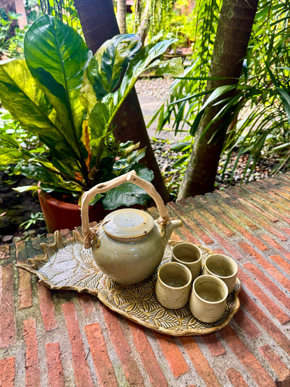 Teapot with 4 Teacups