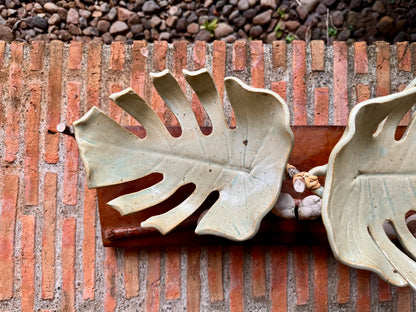 Monstera with Birds on Vines Tabletop (Matte)