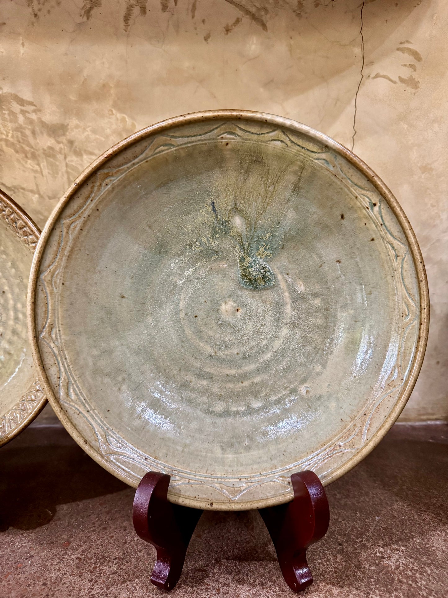 Large Serving Plate (Wheel Thrown)