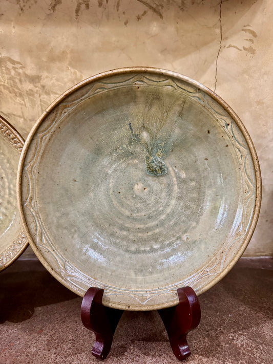 Large Serving Plate (Wheel Thrown)
