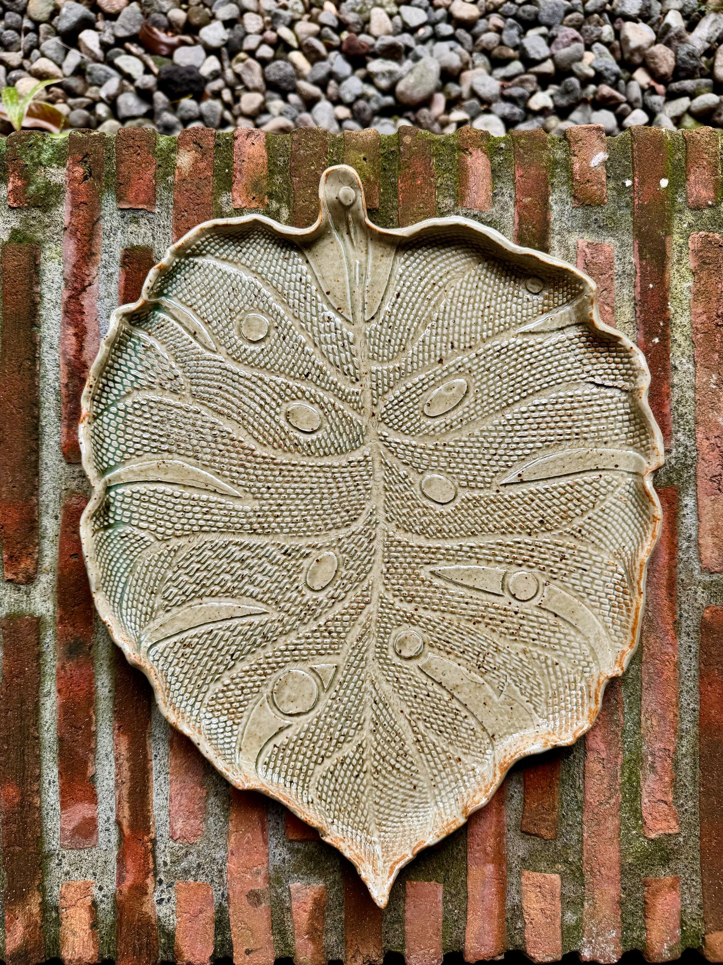 Monstera Leaf Plate