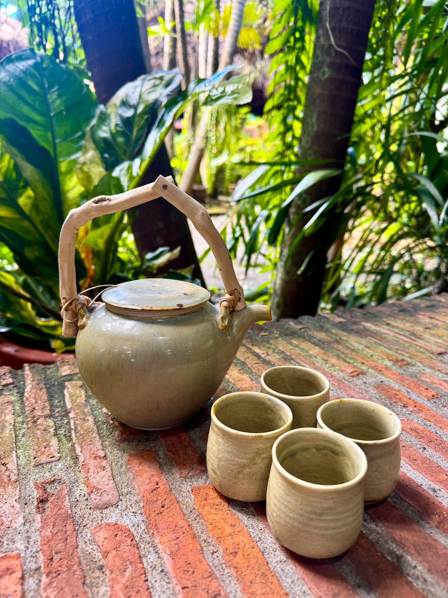 Teapot with 4 Teacups
