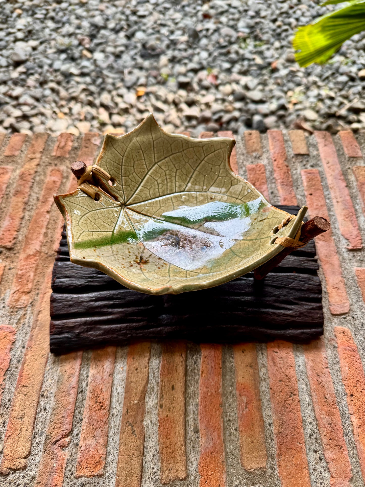 Leaf Bowl Tabletop