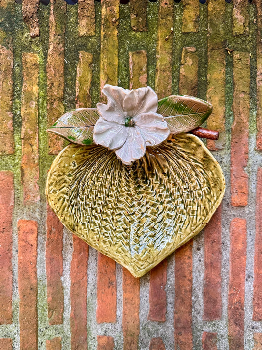 Medium Abaniko Bowl with Flower