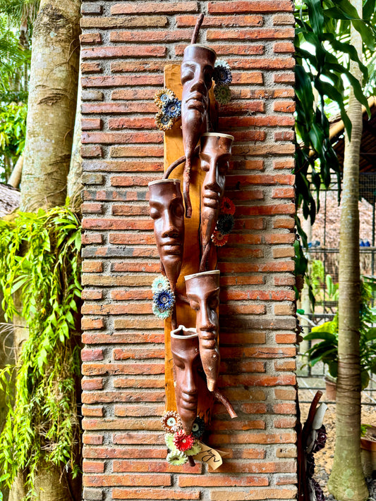 Face Vase Wall Hang