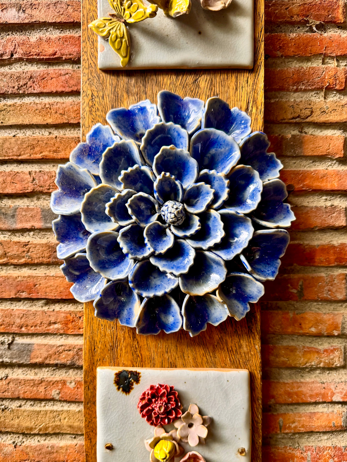 Flower Tile Wall Hang